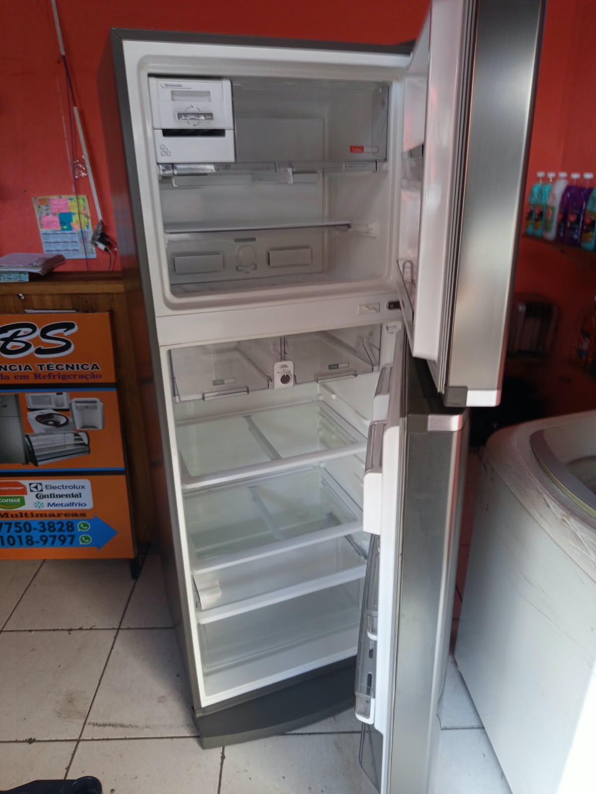Geladeira Electrolux consertada RBS